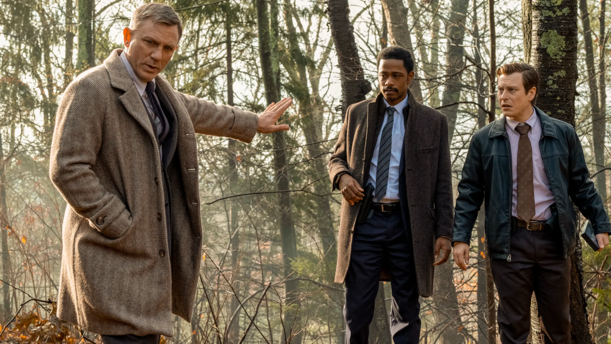 Daniel Craig and Lakeith Stanfield as Benoit Blanc and Detective Lieutenant Elliott in 'Knives Out'