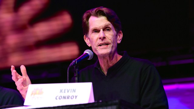 Kevin Conroy speaks at the 2021 Los Angeles Comic Con