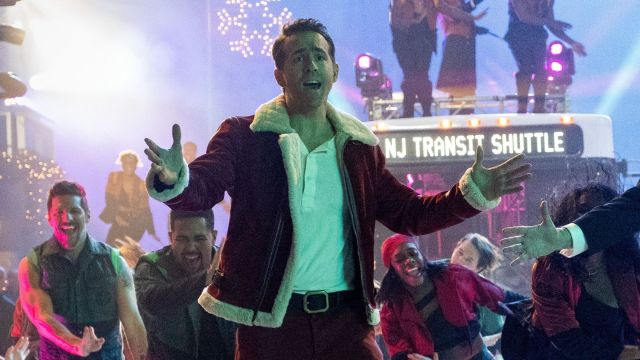 Ryan Reynold's new Christmas movie has split critics in half