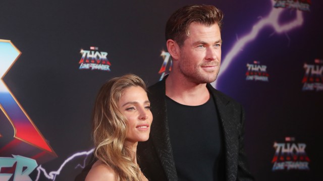 Chris Hemsworth Shares Harrowing Journey Behind Decorating His Christmas Tree - Vimarsana News
