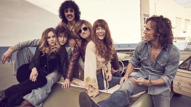First Look at 'Daisy Jones & The Six' Offers Groovy Glimpse of Amazon's Latest Adaptation - Vimarsana News