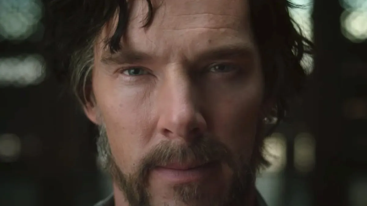 Benedict Cumberbatch smolders for the camera in a close-up shot in 'Doctor Strange' 