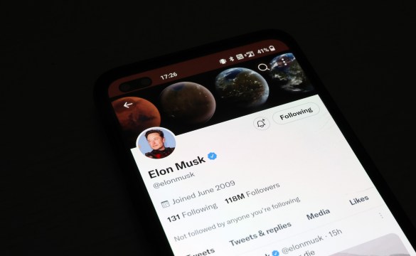 Elon Musk Will Lift Twitter Ban on Six Journalists...with Strings Attached - Vimarsana News