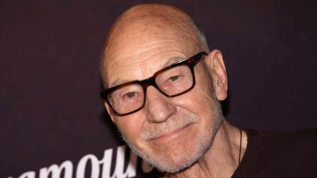 Patrick Stewart Has Joined TikTok To Wish Us All a Very Merry Christmas - Vimarsana News