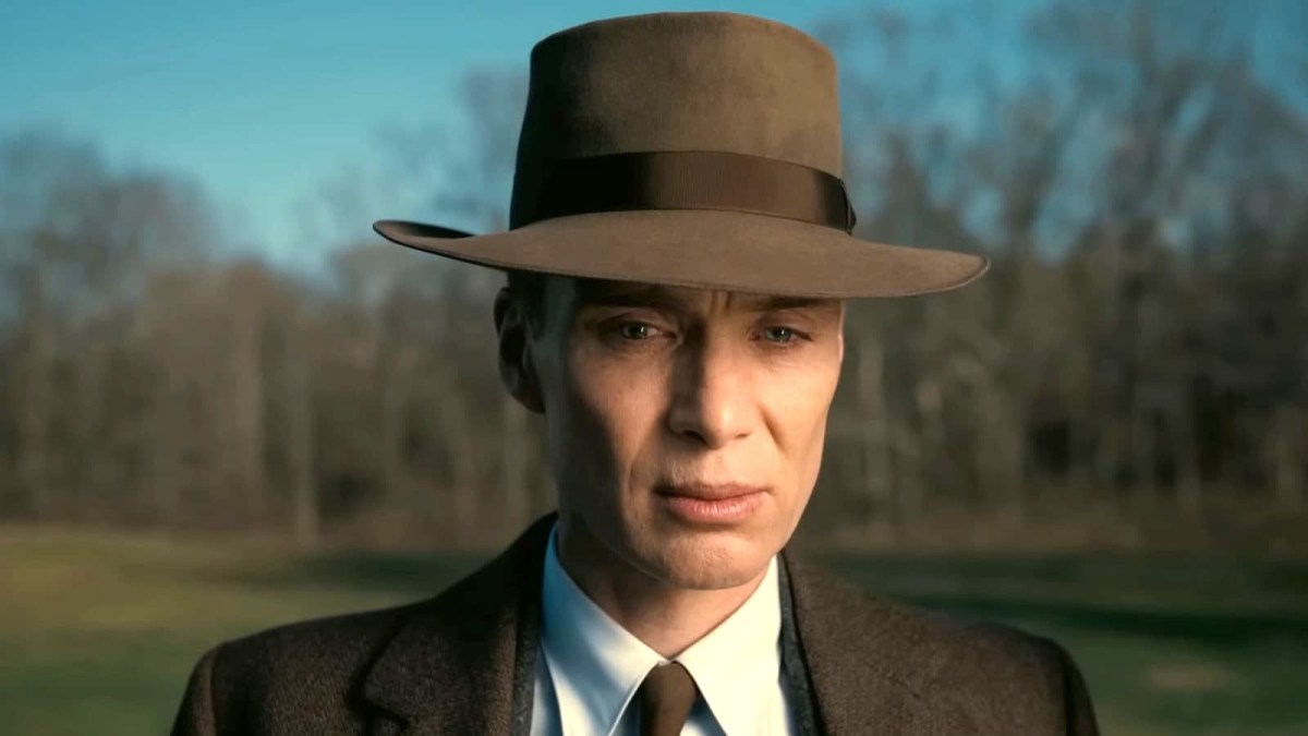 Oppenheimer in a hat in 'Oppenheimer'