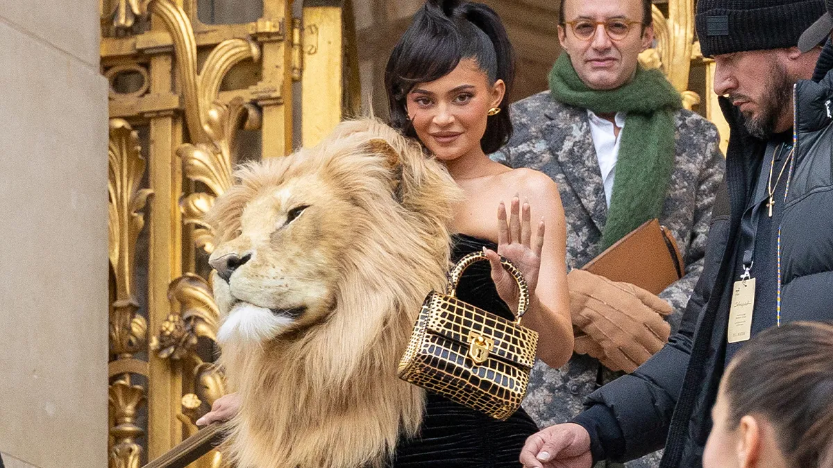 Kylie Jenner, Schiaparelli Lion design