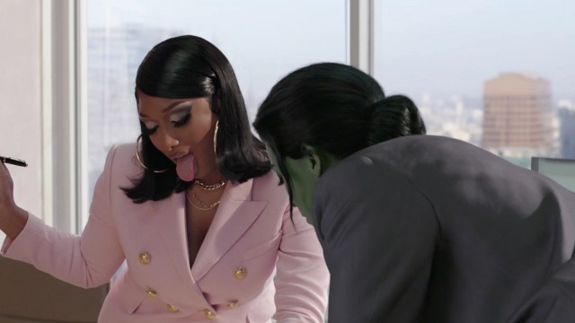 'She-Hulk' Expert Defends the Twerking Scene , Trolls Tell Him He's Wrong - Vimarsana News