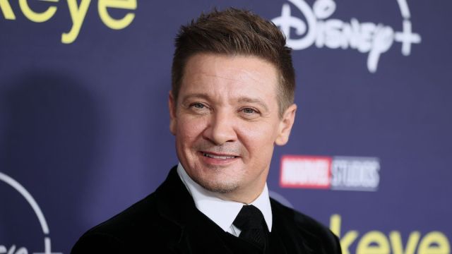 Jeremy Renner Shares His Bed-Ridden 'Spa Day' in the ICU - Vimarsana News