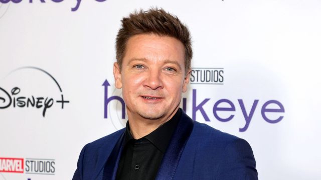 Did Jeremy Renner Die? The Bizarre Viral Meme, Answered - Vimarsana News
