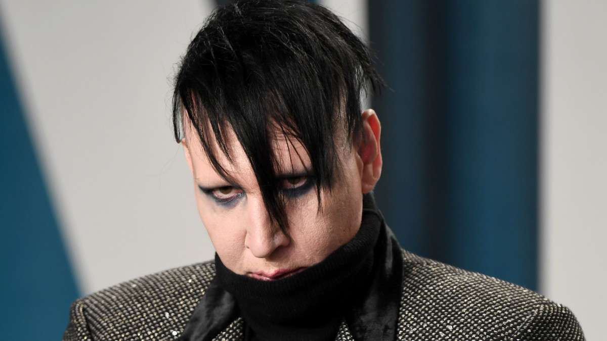 Marilyn Manson attends the 2020 Vanity Fair Oscar Party hosted by Radhika Jones at Wallis Annenberg Center for the Performing Arts on February 09, 2020 in Beverly Hills, California.