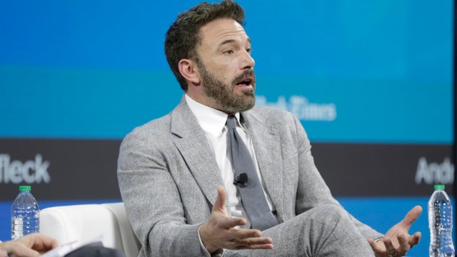 A Sci-Fi Thriller Ben Affleck Shot Before 'The Flash' Still Doesn't Have a Release Date - Vimarsana News