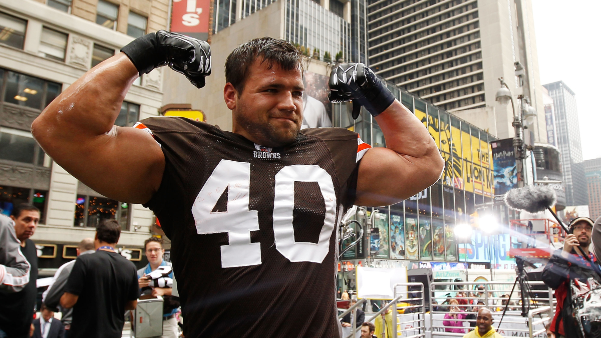 Peyton Hillis Rescue Pics Show Ex-NFL Star Receive Emergency