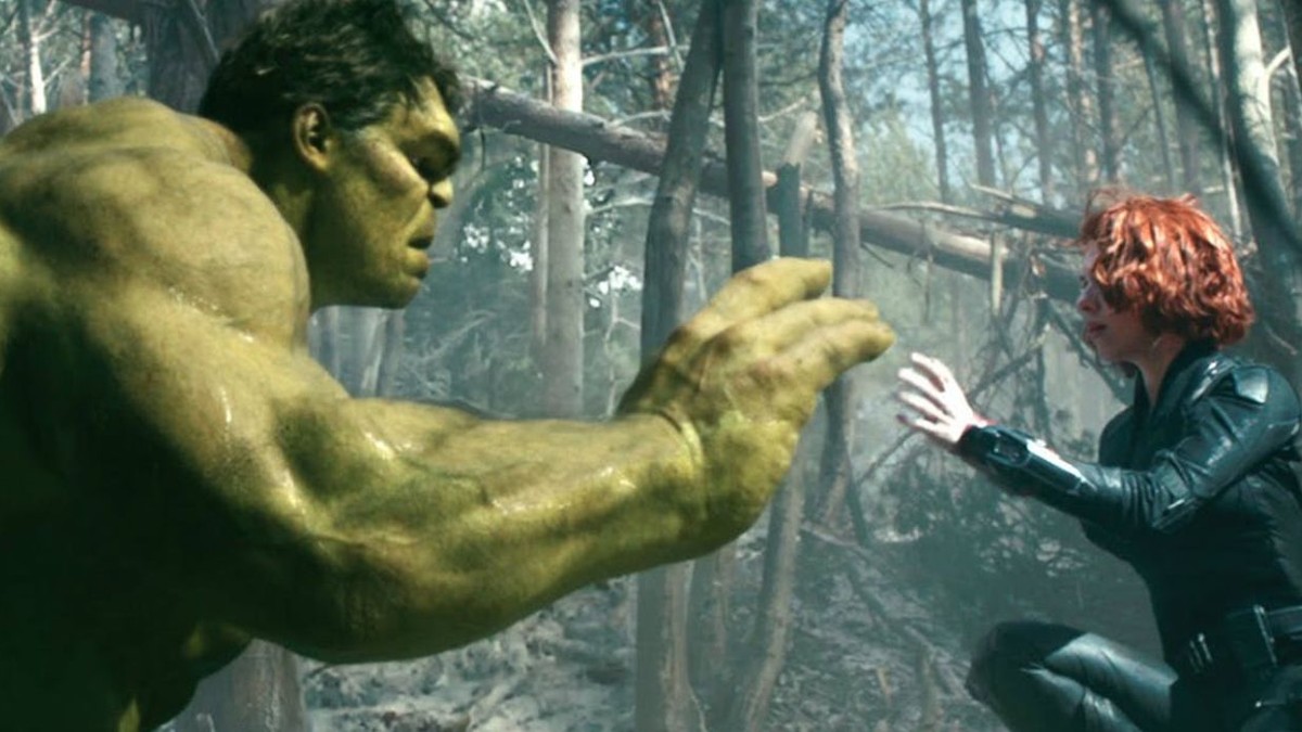 Viúva Negra e Hulk em Age of Ultron