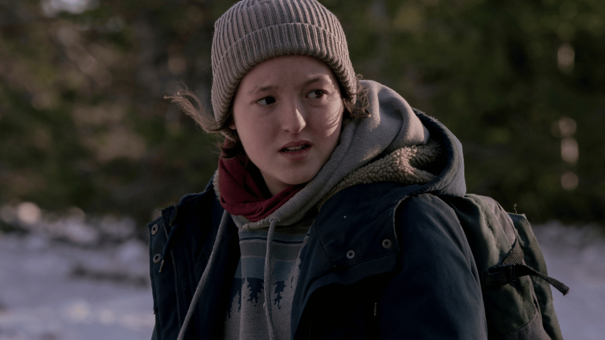 Ellie (Bella Ramsey) im Winteroutfit