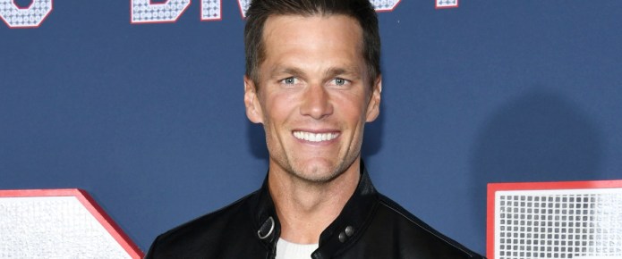 Everyone is convinced that Tom Brady is reentering retirement to win Gisele back