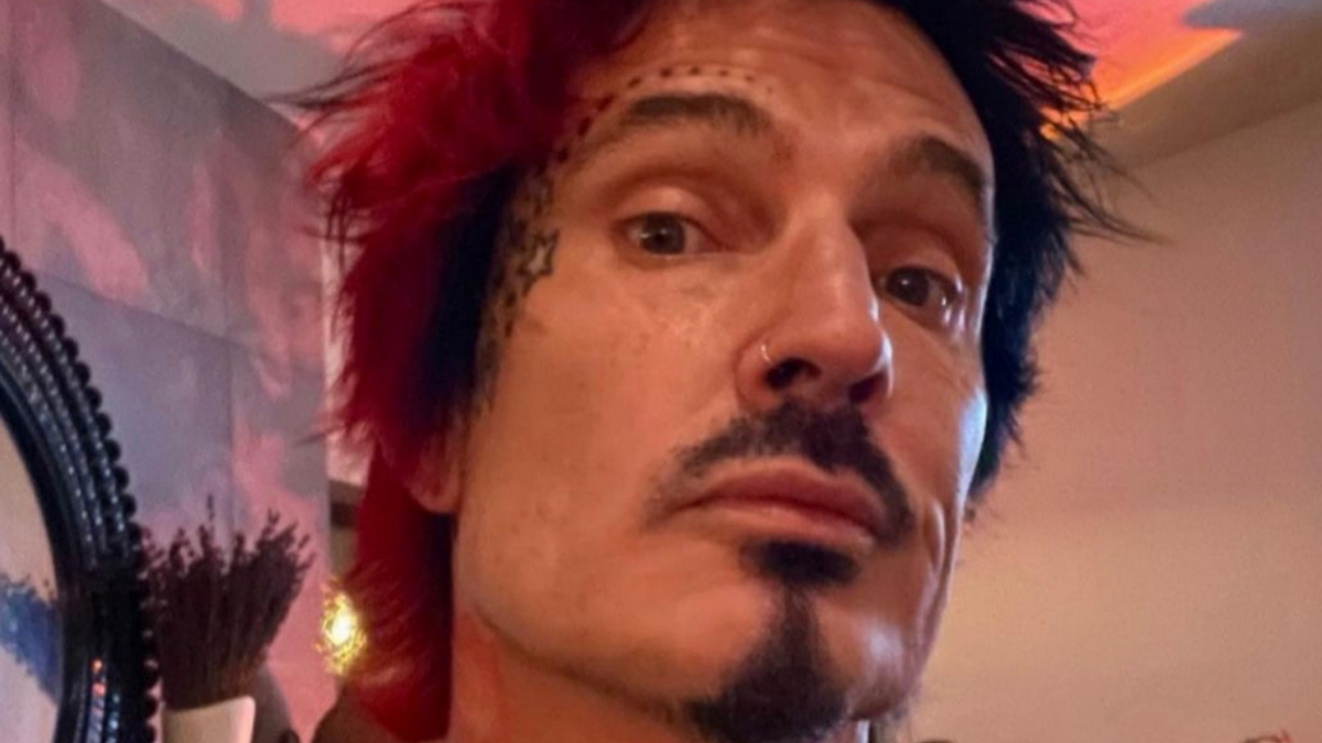 Pamela Anderson's Netflix Doc, Maybe, Prompts Tommy Lee to Act Out With New  Nude Pic Nobody Asked For