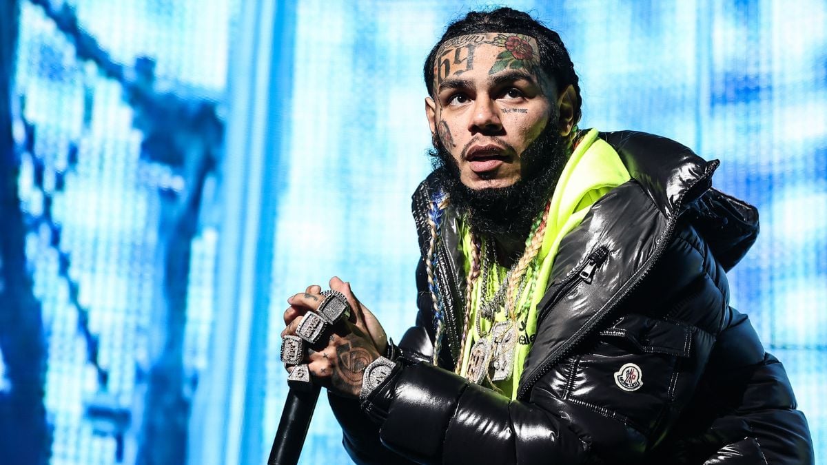 6ix9ine Hospitalized After Being Severely Beaten At Florida Gym 4604