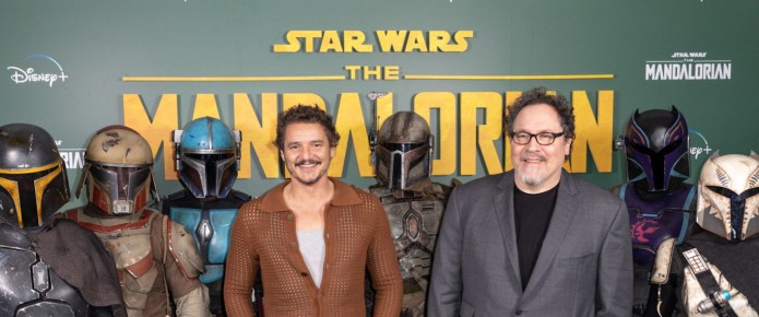 Latest ‘Star Wars’ News: Jon Favreau talks Mandalorian history while fans entertain themselves imagining a ‘Mandalorian’ video game