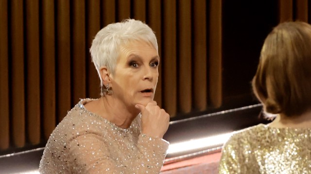 Fresh off Her Oscar Win, Jamie Lee Curtis Voraciously Defends Her Trans Daughter After Online Harassment - Vimarsana News