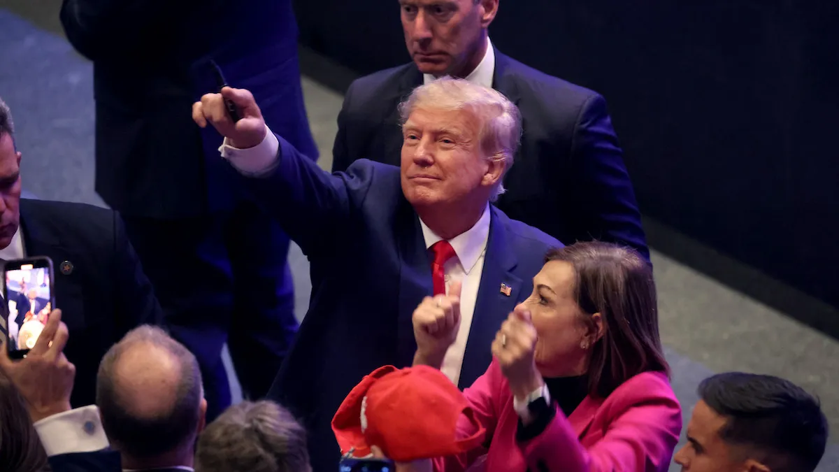 Donald Trump pointing