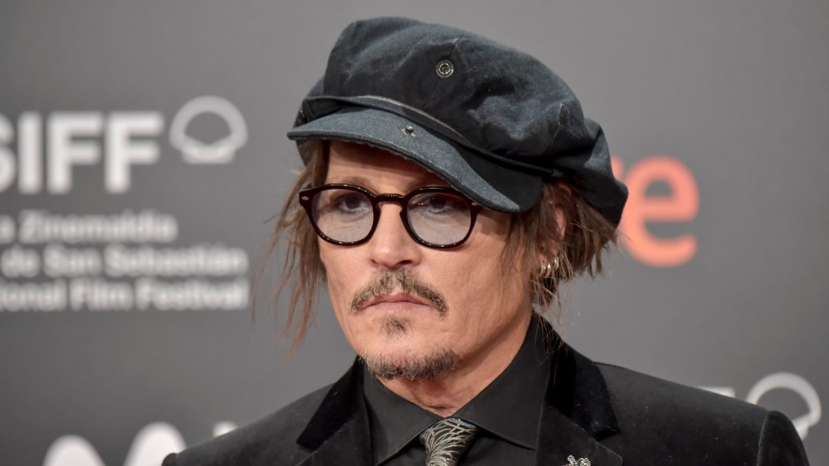 Johnny Depp participa da cerimônia de premiação Donostia durante o 69º Festival de Cinema de San Sebastian em Kursaal, San Sebastian, em 22 de setembro de 2021 em San Sebastian, Espanha.
