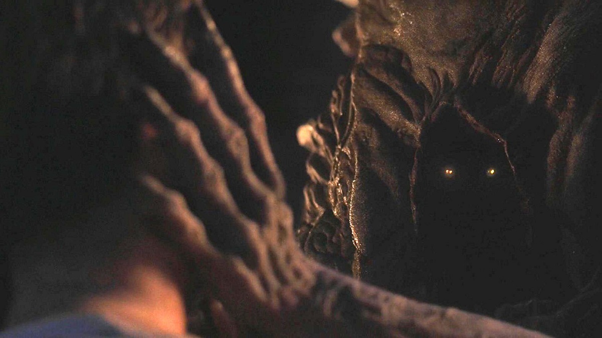 Перчатка фредди крюгера. Ужасы с рукой. Ужасы с рукой. Ужасы с рукой. Ужасы с рукой.