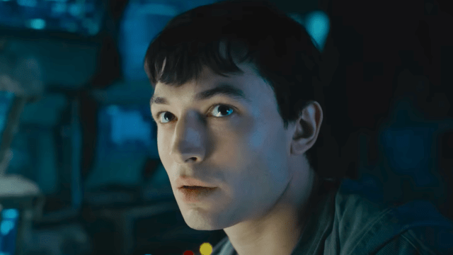 Ezra Miller, Ben Affleck, and Every Snyderverse Actor Returning for 'The Flash' - Vimarsana News