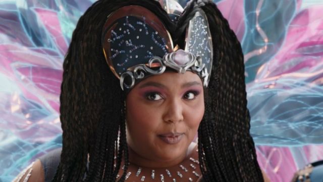 Latest Star Wars News: Fans' Jaws Drop at 'The Mandalorian' Celeb Cameos but Others Wonder if the Darksaber Is Just a Copy of the Elder Wand - Vimarsana News