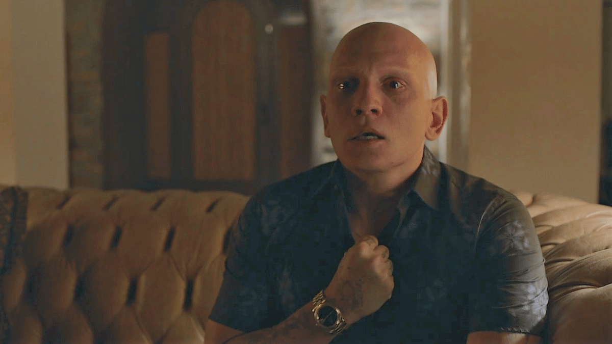 Hank (Anthony Carrigan) appearing devastated in 'Barry'