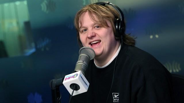 Lewis Capaldi Hilariously Destroys All Those Taylor Swift Gossipers - Vimarsana News