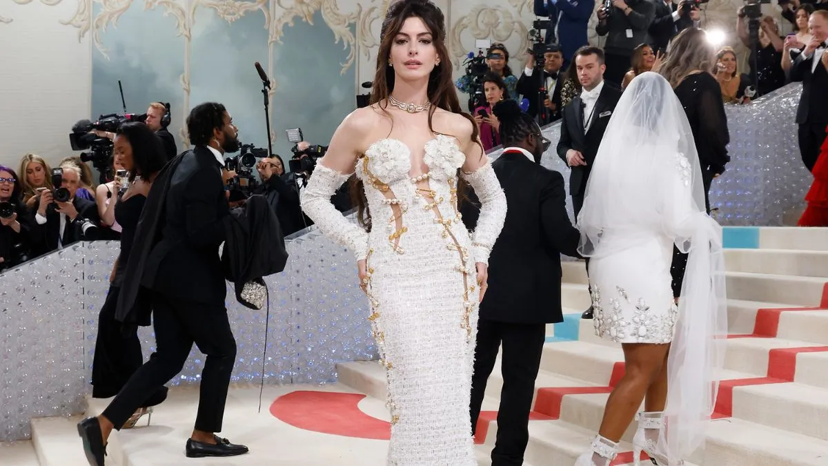 NEW YORK, NEW YORK - MAY 01: Anne Hathaway attends the 2023 Costume Institute Benefit celebrating "Karl Lagerfeld: A Line of Beauty" at Metropolitan Museum of Art on May 01, 2023 in New York City. 