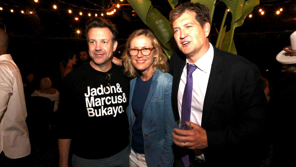 (L-R) Jason Sudeikis, Ann Sarnoff, Chairwoman and CEO of Warner Bros. and Bill Lawrence pose at the after party for Apple's "Ted Lasso" Season 2 at Cecconi's on July 15, 2021 in West Hollywood, California.