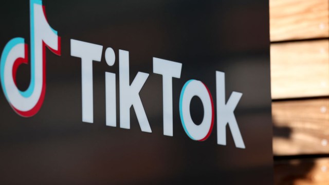 In the Worst Idea of the Year, the Latest Dangerous TikTok Trend Has Users Mixing Corrosive Chemicals - Vimarsana News