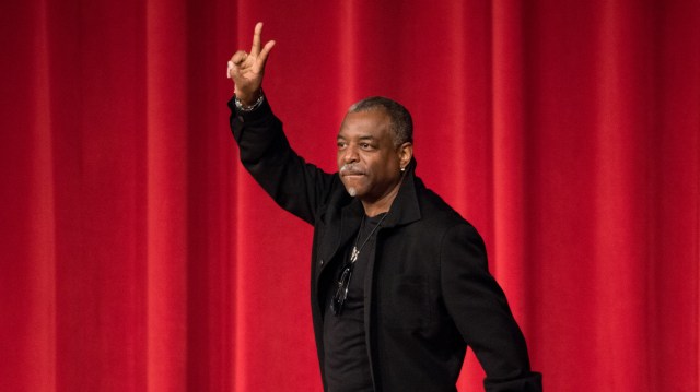 Sorry 'Star Trek' Fans, LeVar Burton Feels That 'Reading Rainbow' Was the 'Best Gig I Ever Had' - Vimarsana News