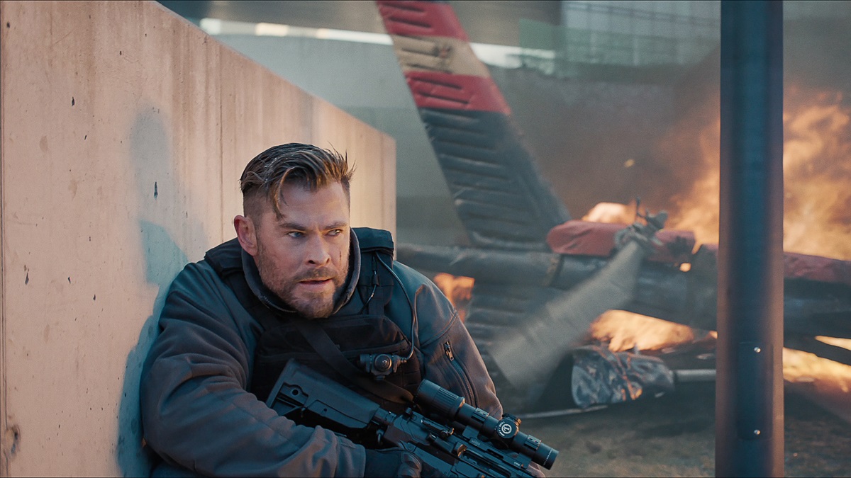 Extracción 2. Chris Hemsworth como Tyler Rake en Extracción 2.