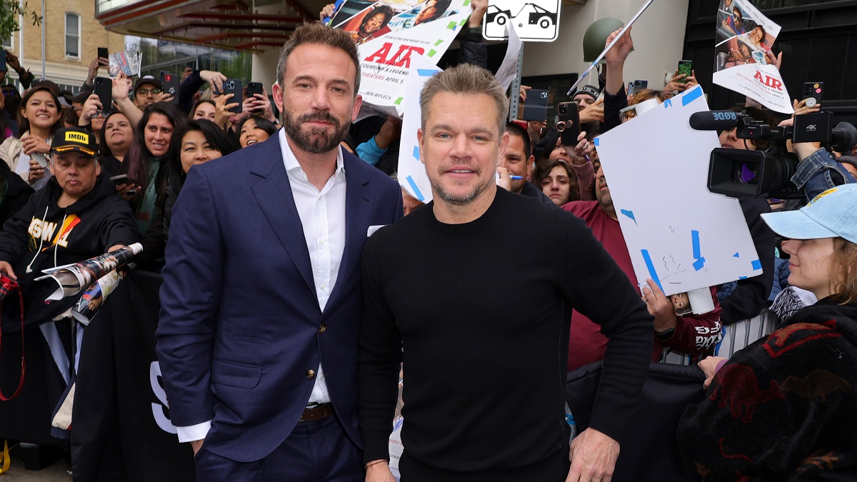 AUSTIN, TEXAS - 18 DE MARÇO: Ben Affleck e Matt Damon atendem ao "AR" estreia mundial durante a Conferência e Festivais SXSW de 2023 no The Paramount Theatre em 18 de março de 2023 em Austin, Texas.