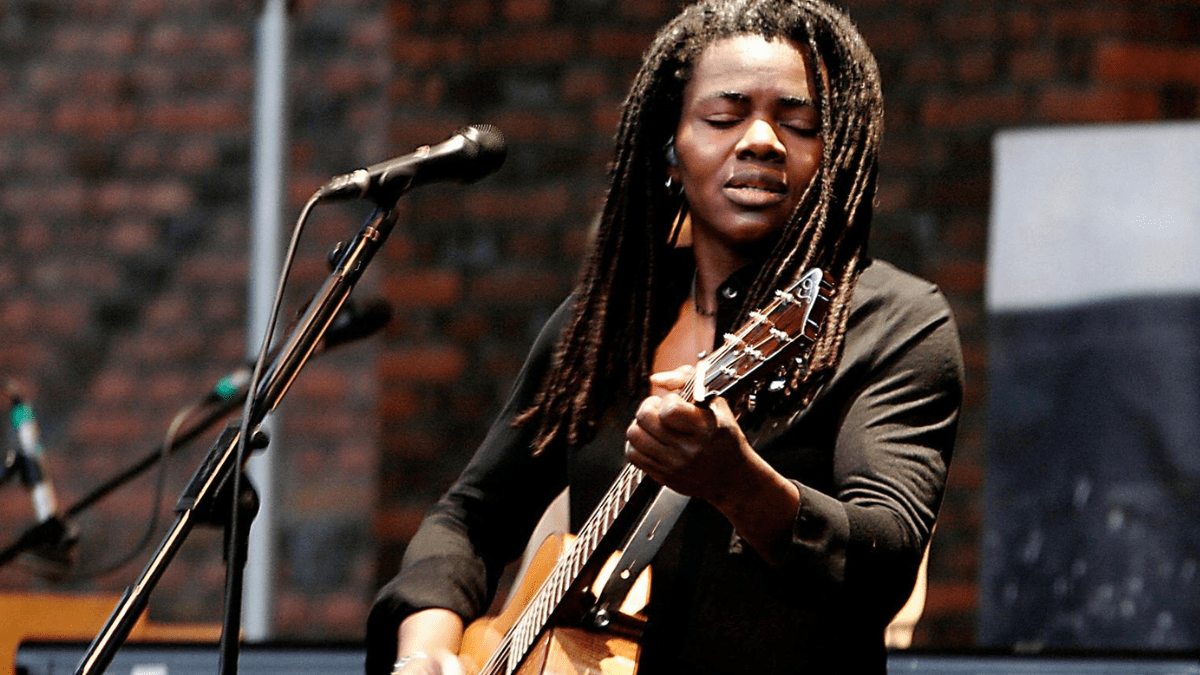 What Happened To Tracy Chapman, Original Singer Of 'Fast Car', As Luke ...