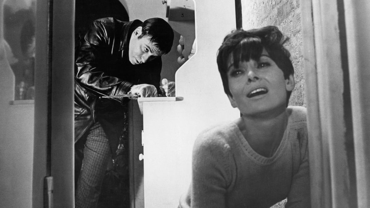 Alan Arkin e Audrey Hepburn
