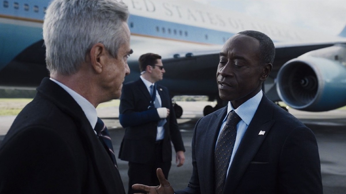 Falso Rhodey e presidente dos EUA em invasão secreta