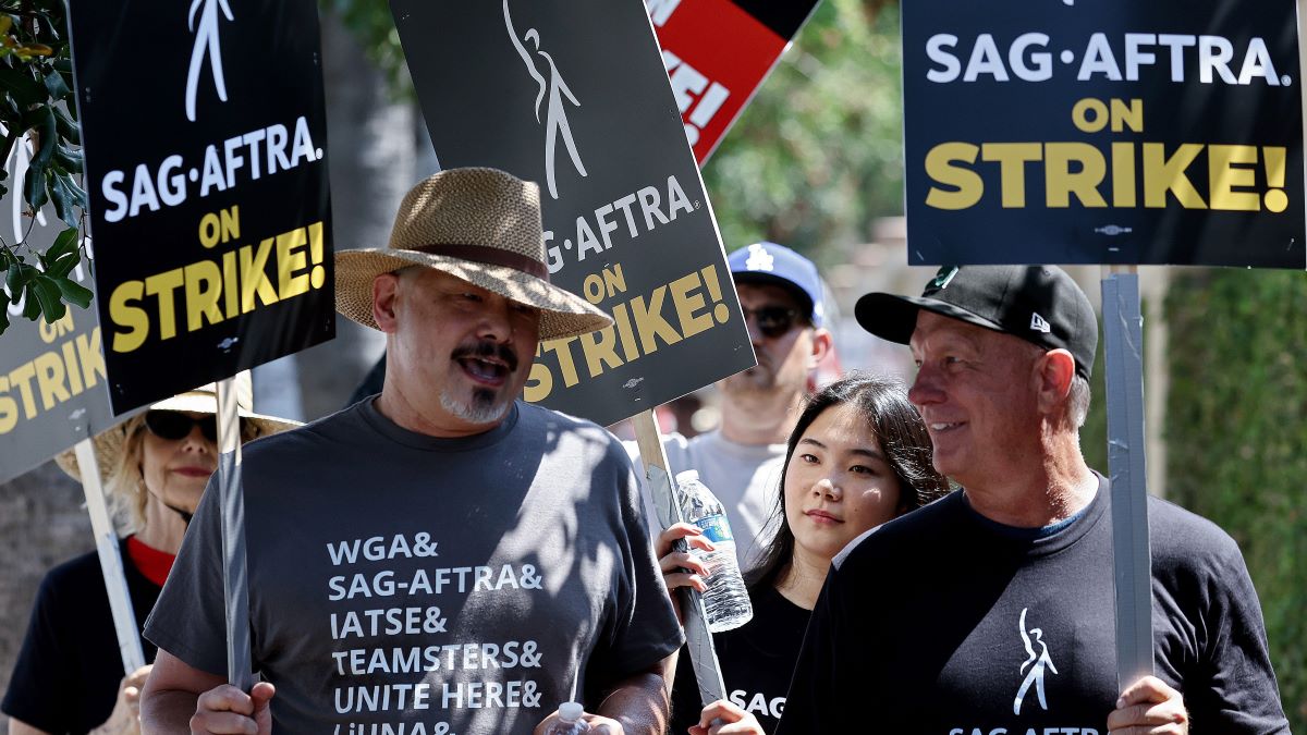 Studio Representative Claims It Offered SAG-AFTRA $1 Billion Wage ...