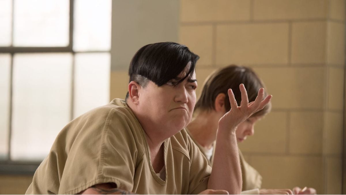 Lea DeLaria como Caroline "Carrie" "Big Boo" Black em 'Orange is the New Black' da Netflix.