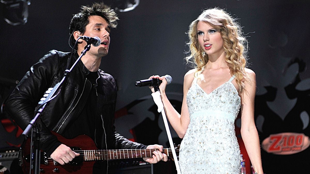 NEW YORK - DECEMBER 11: John Mayer and Taylor Swift performs onstage during Z100's Jingle Ball 2009 presented by H&M at Madison Square Garden on December 11, 2009 in New York City.