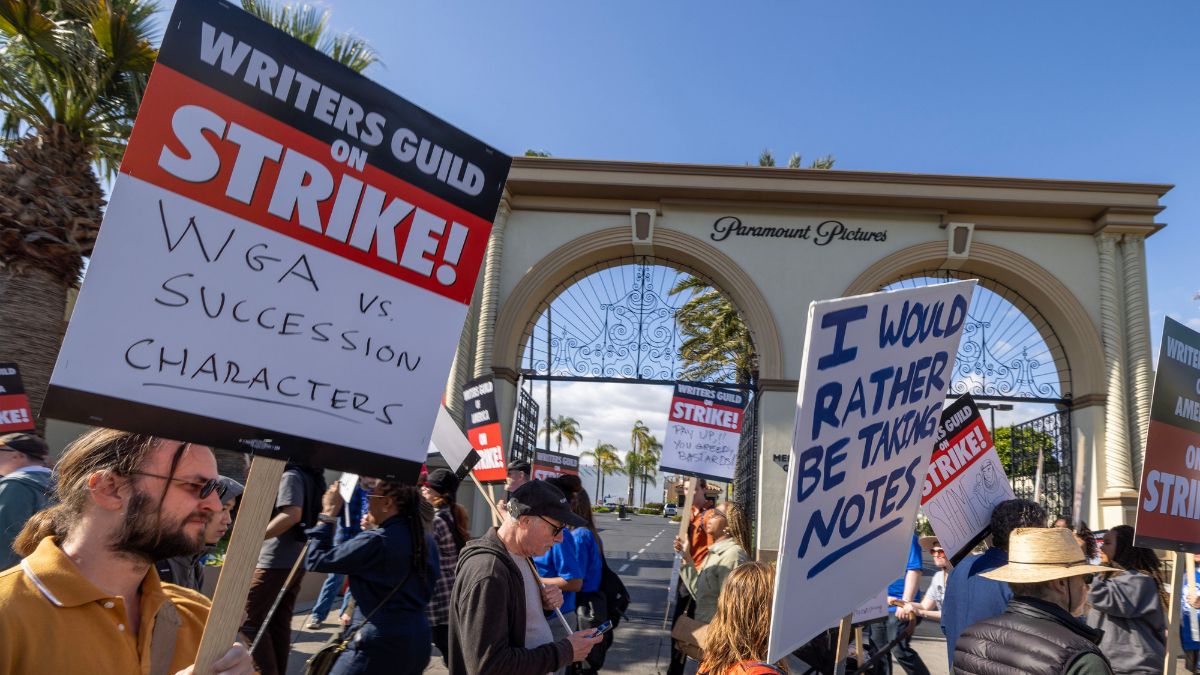 Call to Content Creators and Influencers: Hold Off on Accepting Jobs During Actors and Writers Strikes