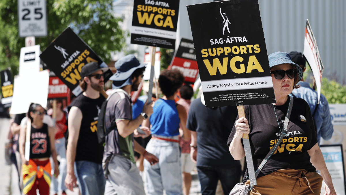 sag-aftra-wga-strike-picketers 