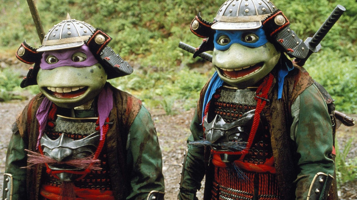 Donatello e Leonardo em armadura de samurai em "Tartarugas no Tempo."