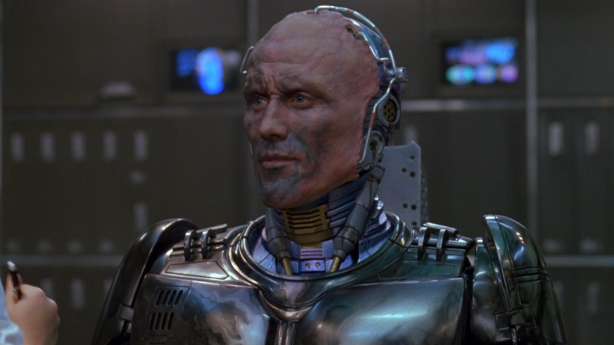 Robert John Burke como RoboCop