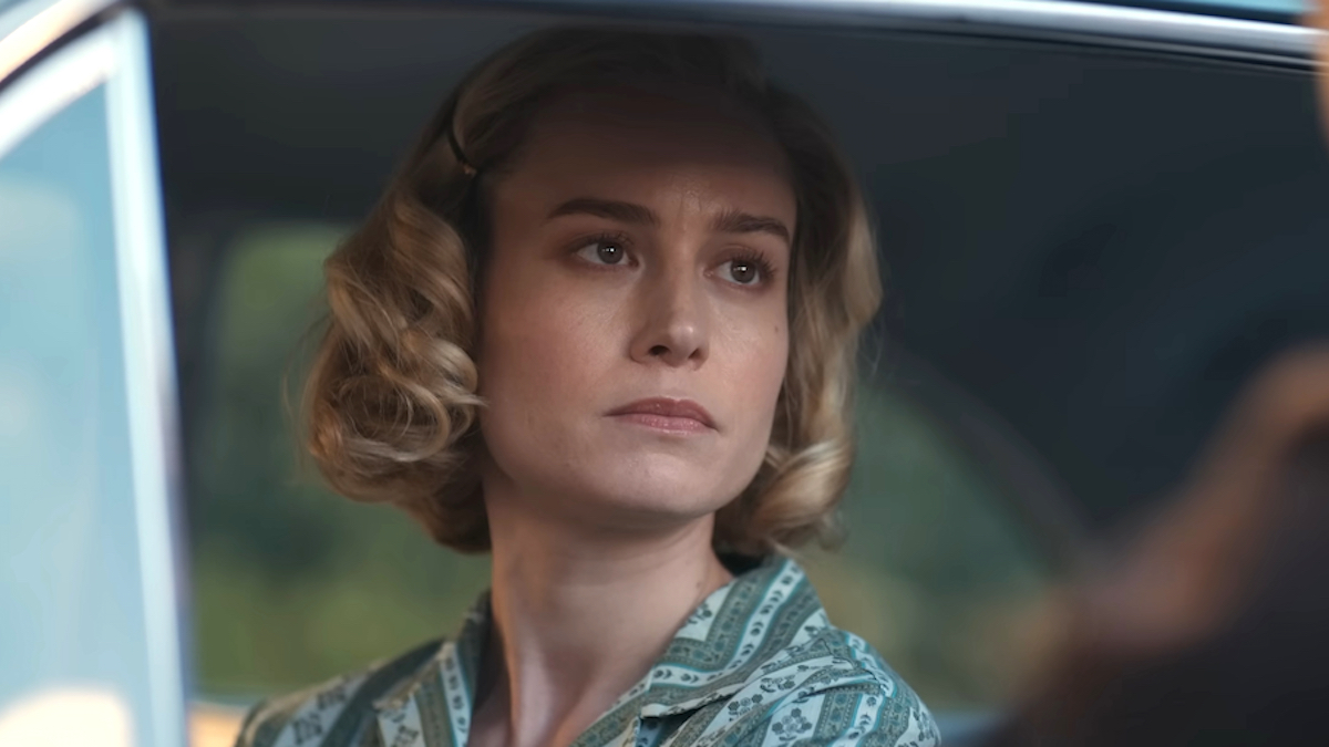 Brie Larson as Elizabeth Zott in Apple TV Plus' Lessons in Chemistry is sitting inside a car.