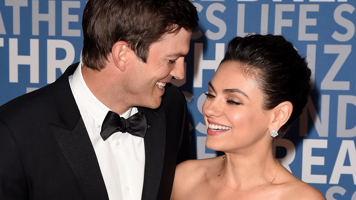 MOUNTAIN VIEW, CA - DECEMBER 03: Actors Ashton Kutcher (L) and Mila Kunis attend the 2018 Breakthrough Prize at NASA Ames Research Center on December 3, 2017 in Mountain View, California.