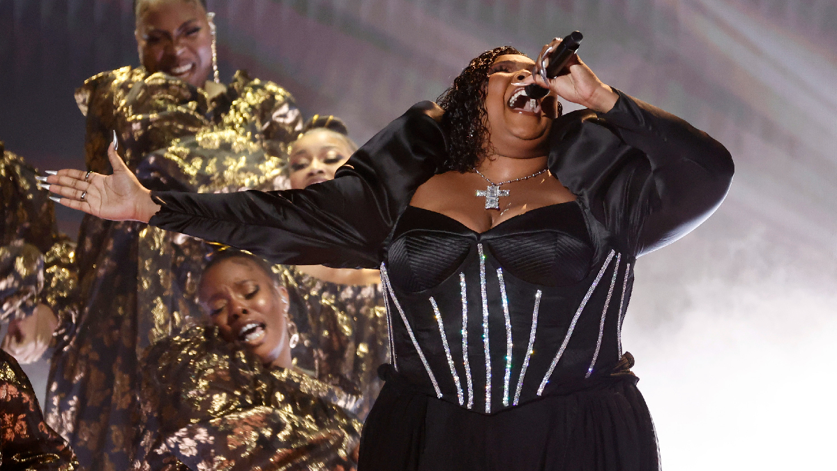 Lizzo Racial And Sexual Harassment Allegations Lawsuit, Explained