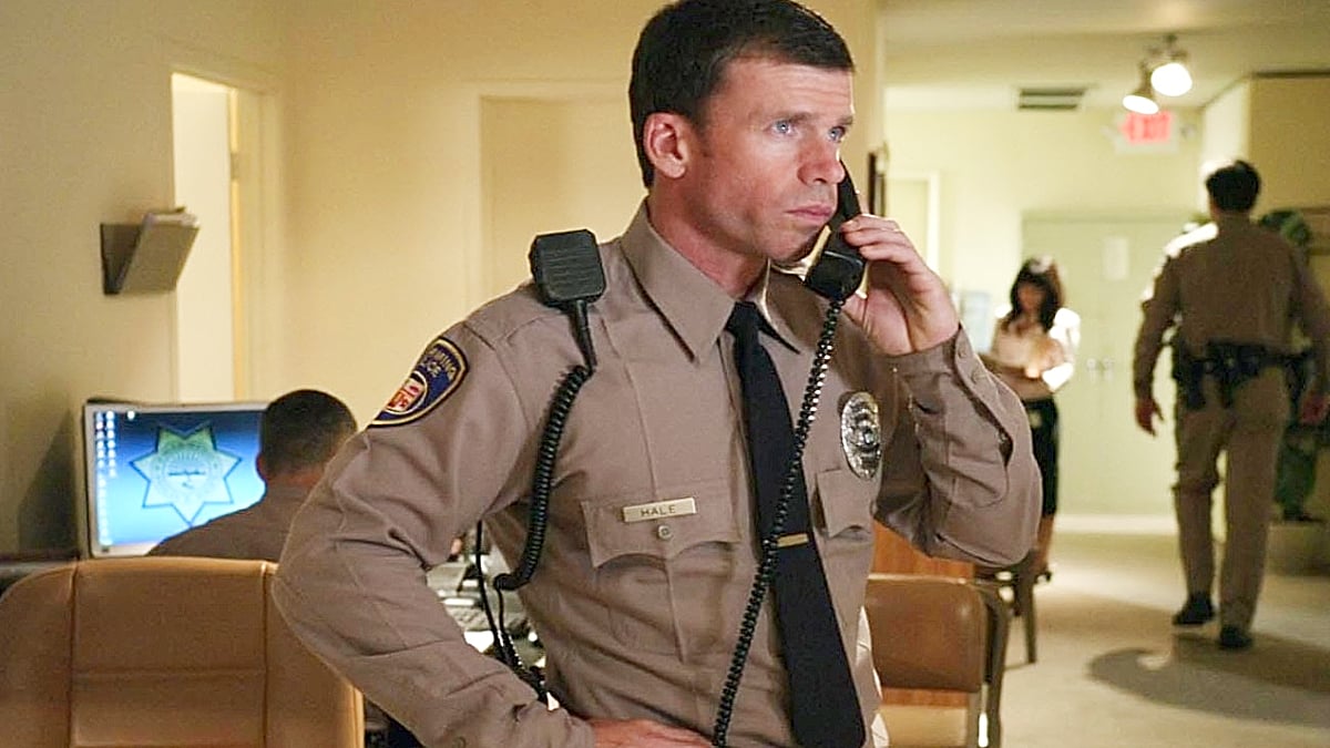 Taylor Sheridan as David Hale in the FX series Sons of Anarchy.